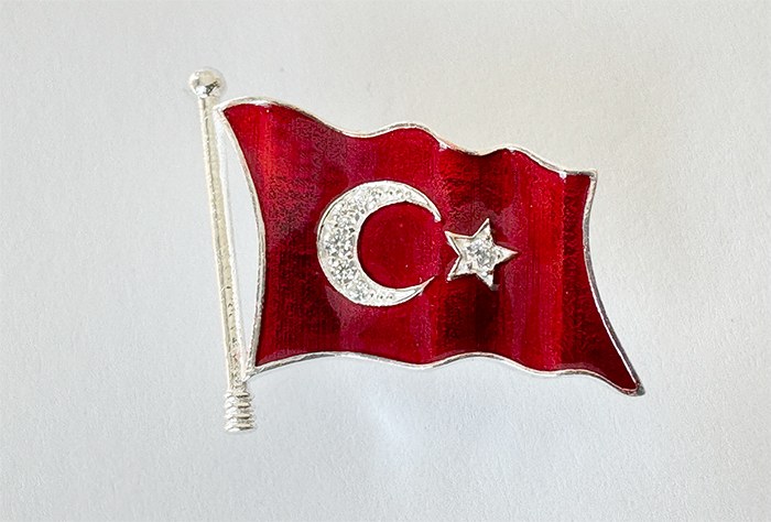 TBR52 Gümüş Dalgalanan Türk Bayrağı Yaka Rozeti