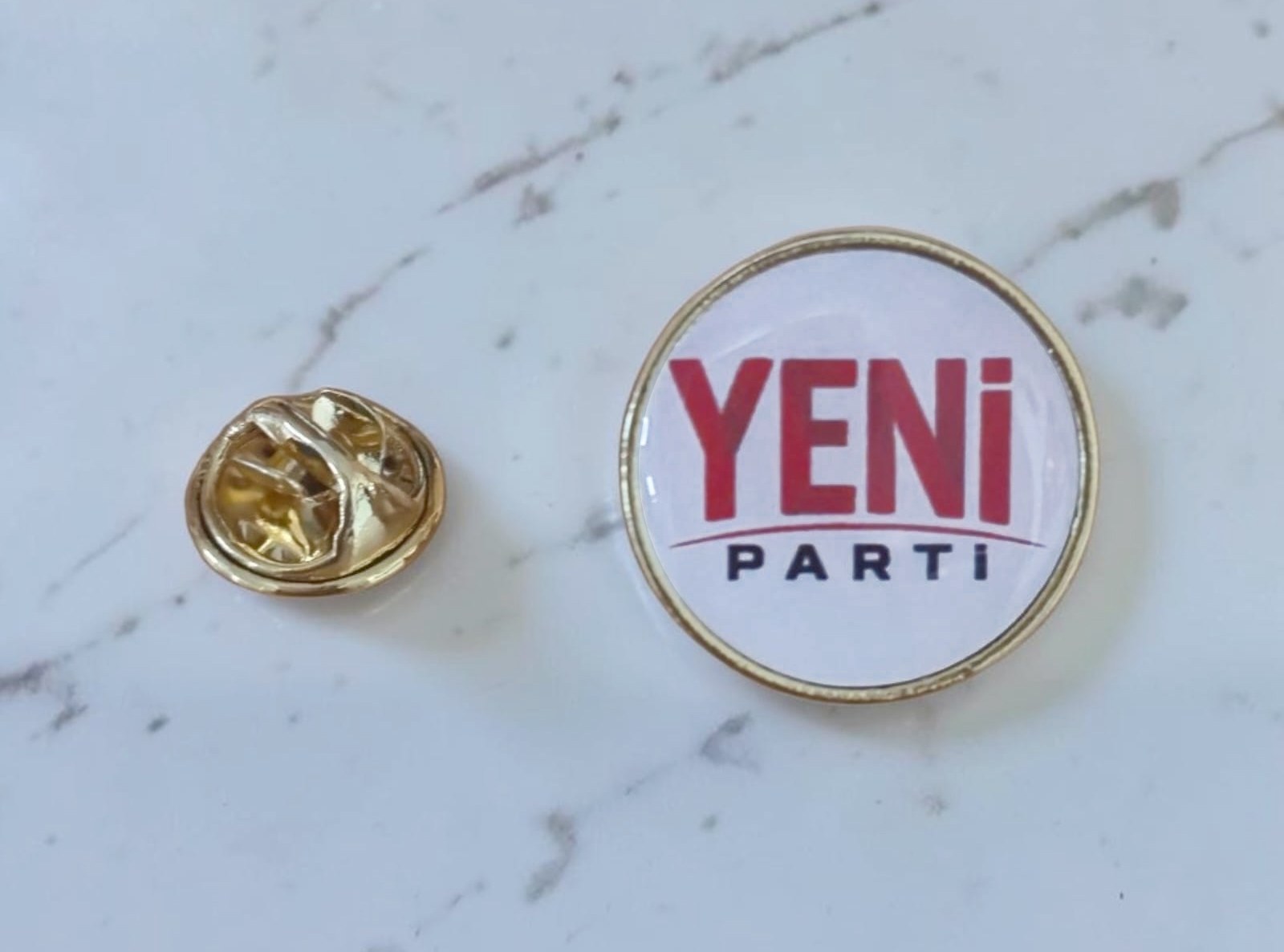 Yeni Parti Metal Yaka Rozeti - Yeni Parti Rozeti
