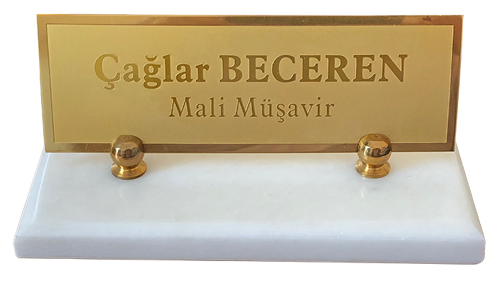 M7 Klasik Mermer Altlıklı Pirinç Masa İsimliği