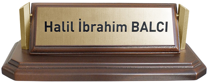 220 - Ahşap Açık Kahve Masa İsimliği